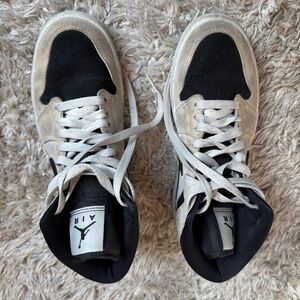 Wmns Air Jordan 1 Mid